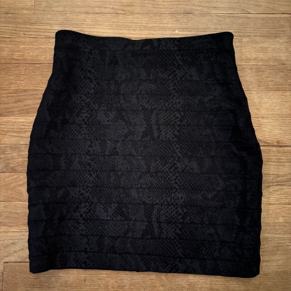 Express charcoal mini pencil skirt size 8
 B42 - Picture 1 of 4